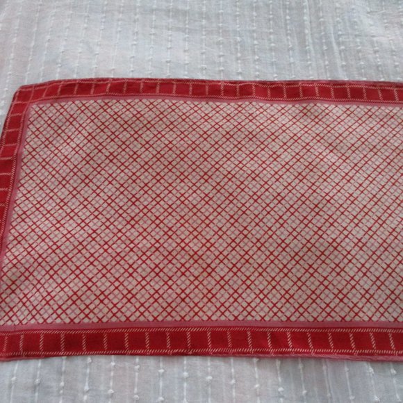 1960s cream & soft red checked scarf - Picture 4 of 6